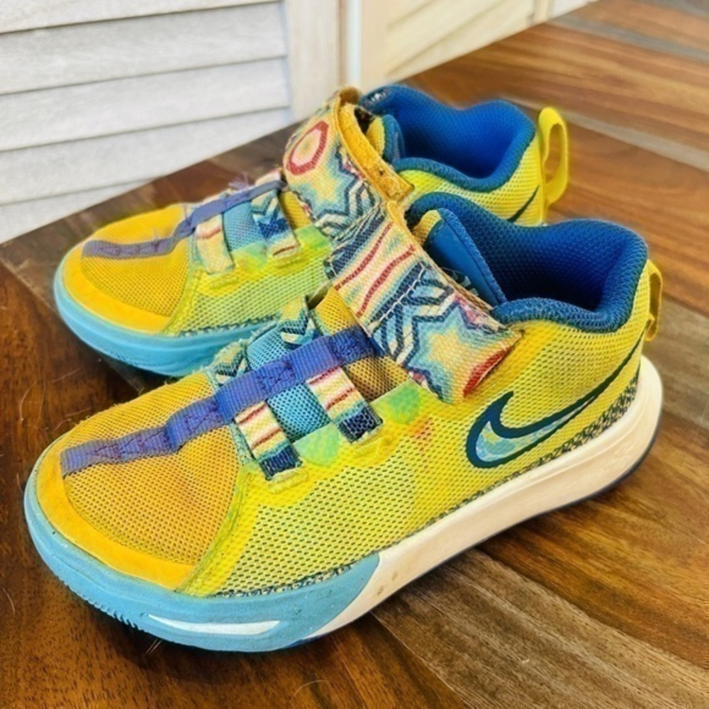 Nike Kyrie Flytrap 6 Kaleidoscope Boys Sneakers Size 10.5
